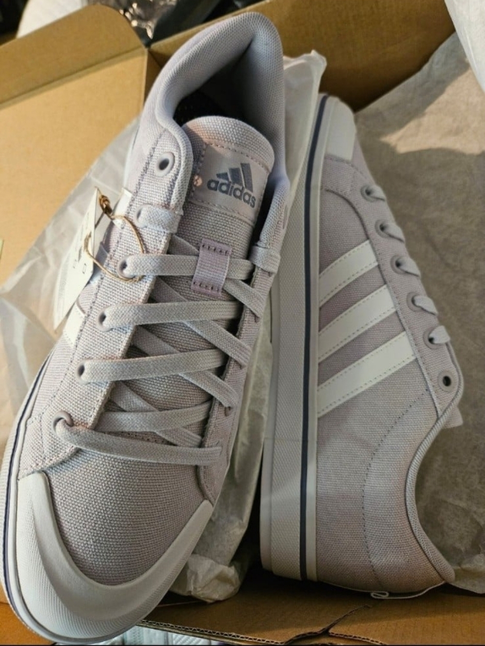 Adidas Sneakers